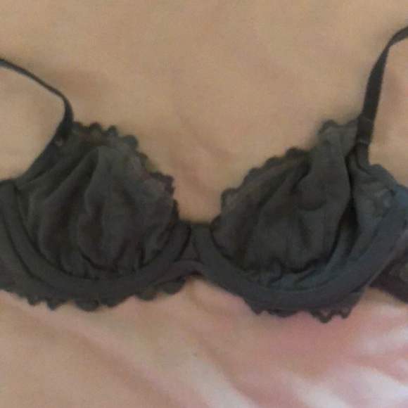 Pink Victoria secret bra - Picture 3 of 3